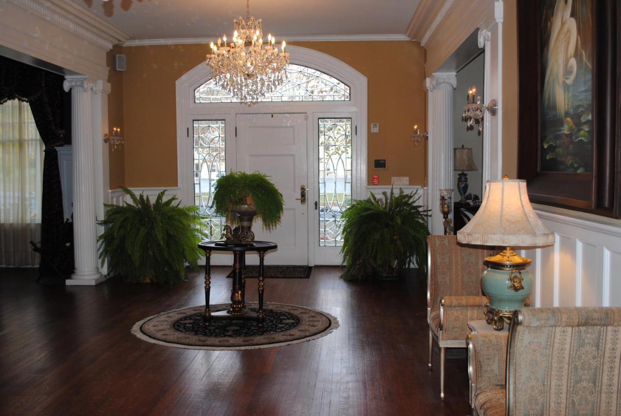Trinkle Mansion Bed & Breakfast Уайтевилл Экстерьер фото